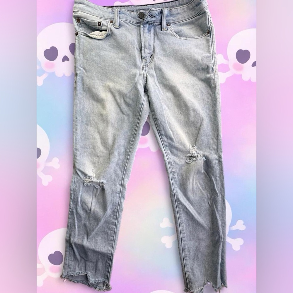 American Eagle Outfitters Light Blue Distressed Jeans